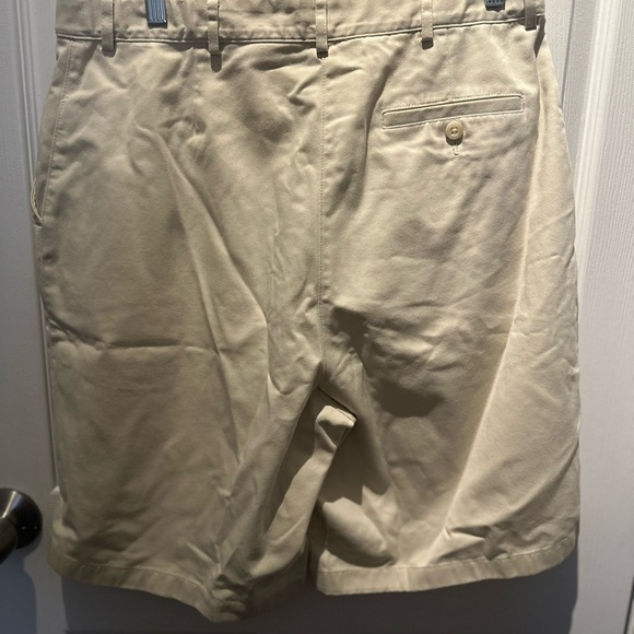 L.L. Bean Womens Stretch Shorts Size 16 Original Fit Beige  Front Pockets Cotton - Picture 6 of 9